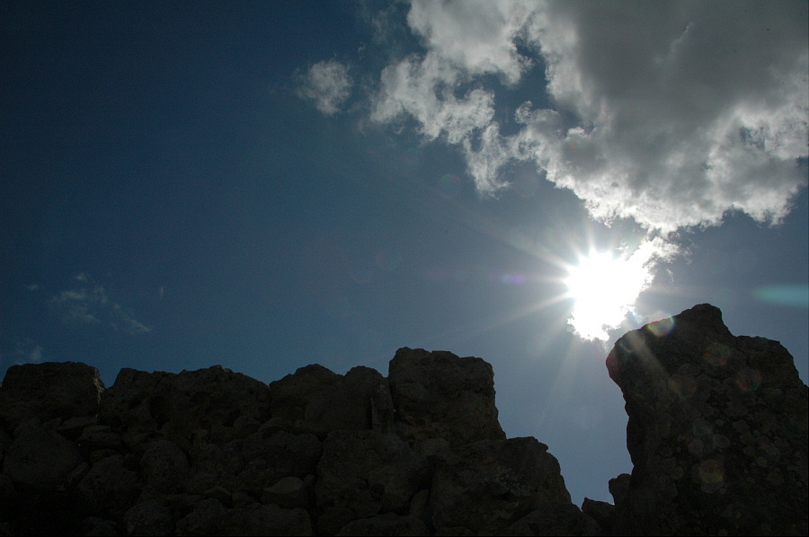 世界遺産　マルタ共和国　ゴゾ島　ジュガンティーヤ神殿の太陽　　　2007