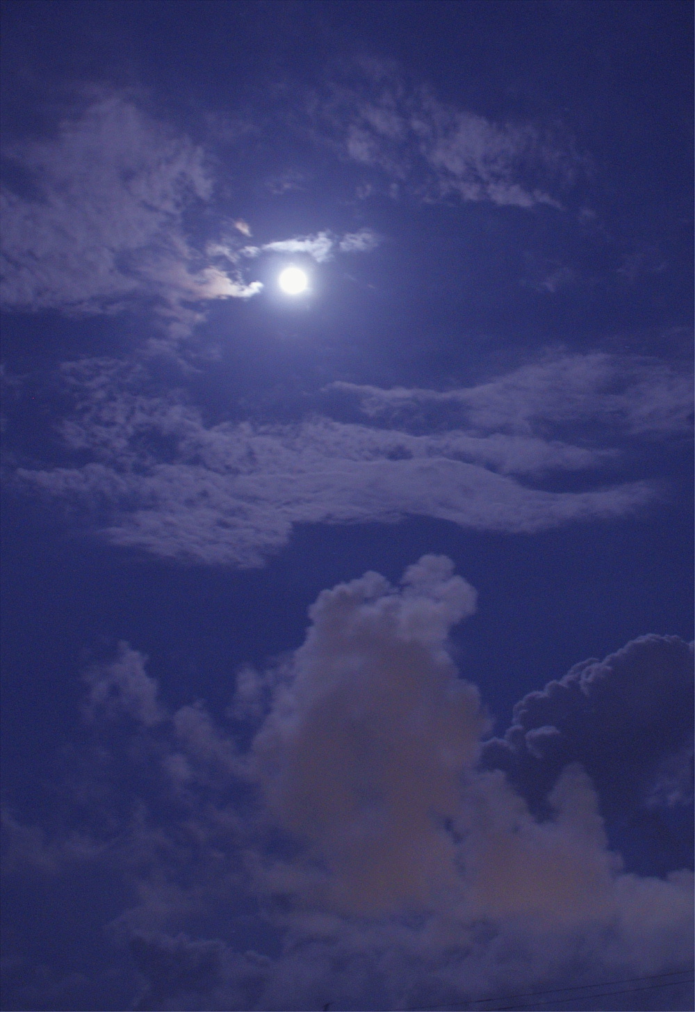 ブルームーン（満月が月に２回ある時の後の方の満月）2012.08.31.21:03