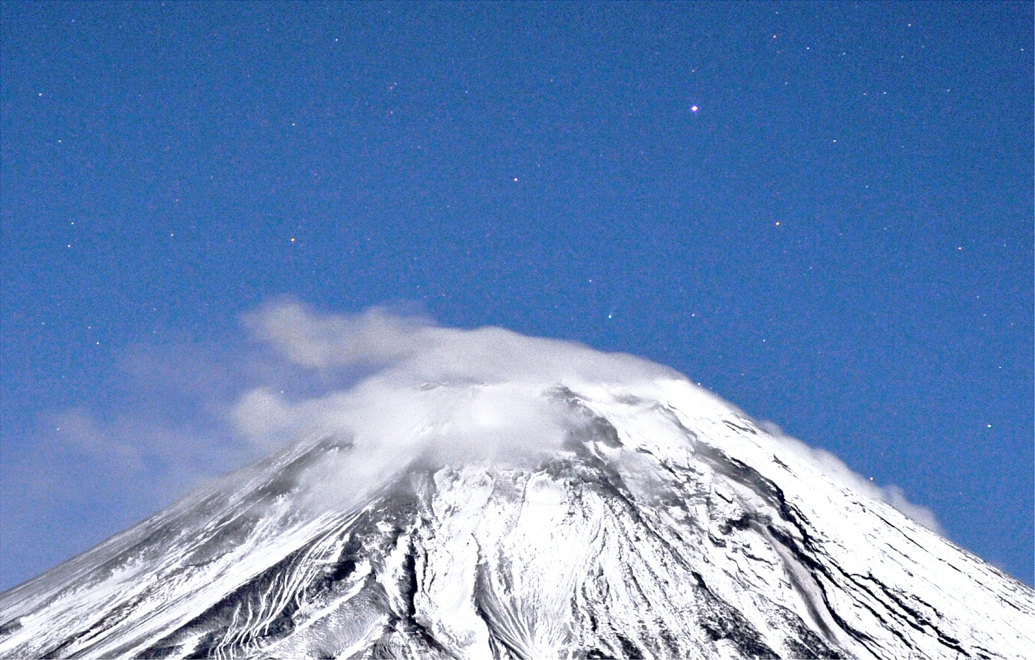 富士山頂のアイソン彗星とスピカ　2013.11.19 AM 5:08 朝霧高原