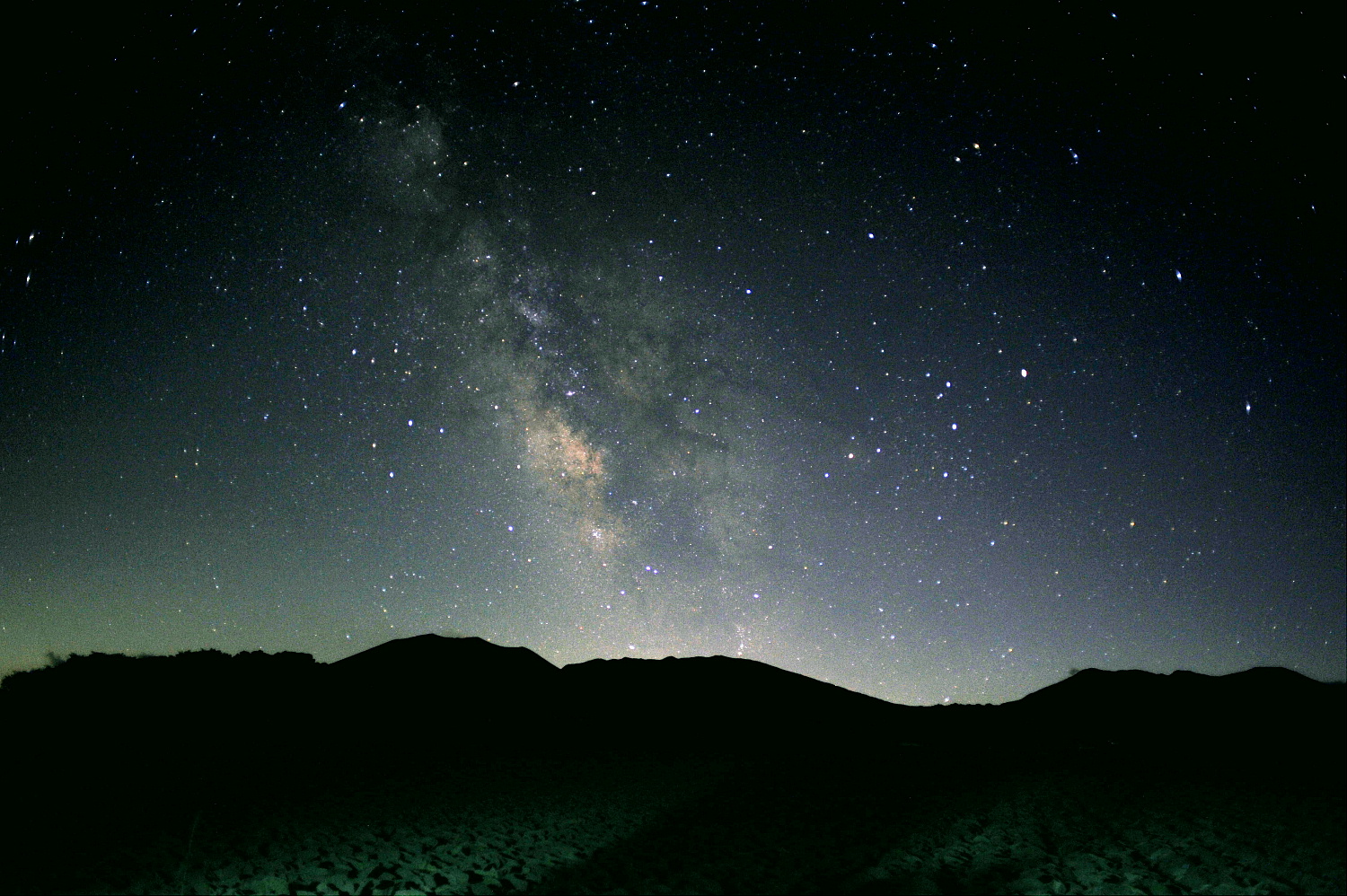 キャベツ畑と浅間山の銀河　　2015.07.21