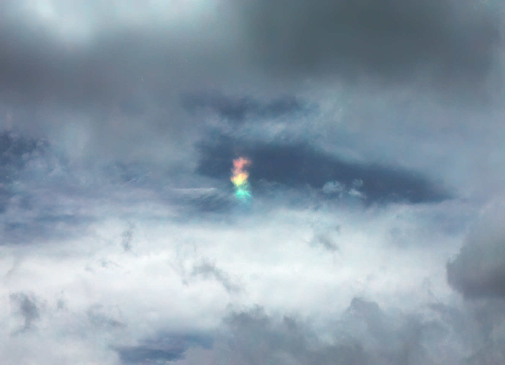 信号のような彩雲　 　　　　 E-510  安倍川　2020.07.24