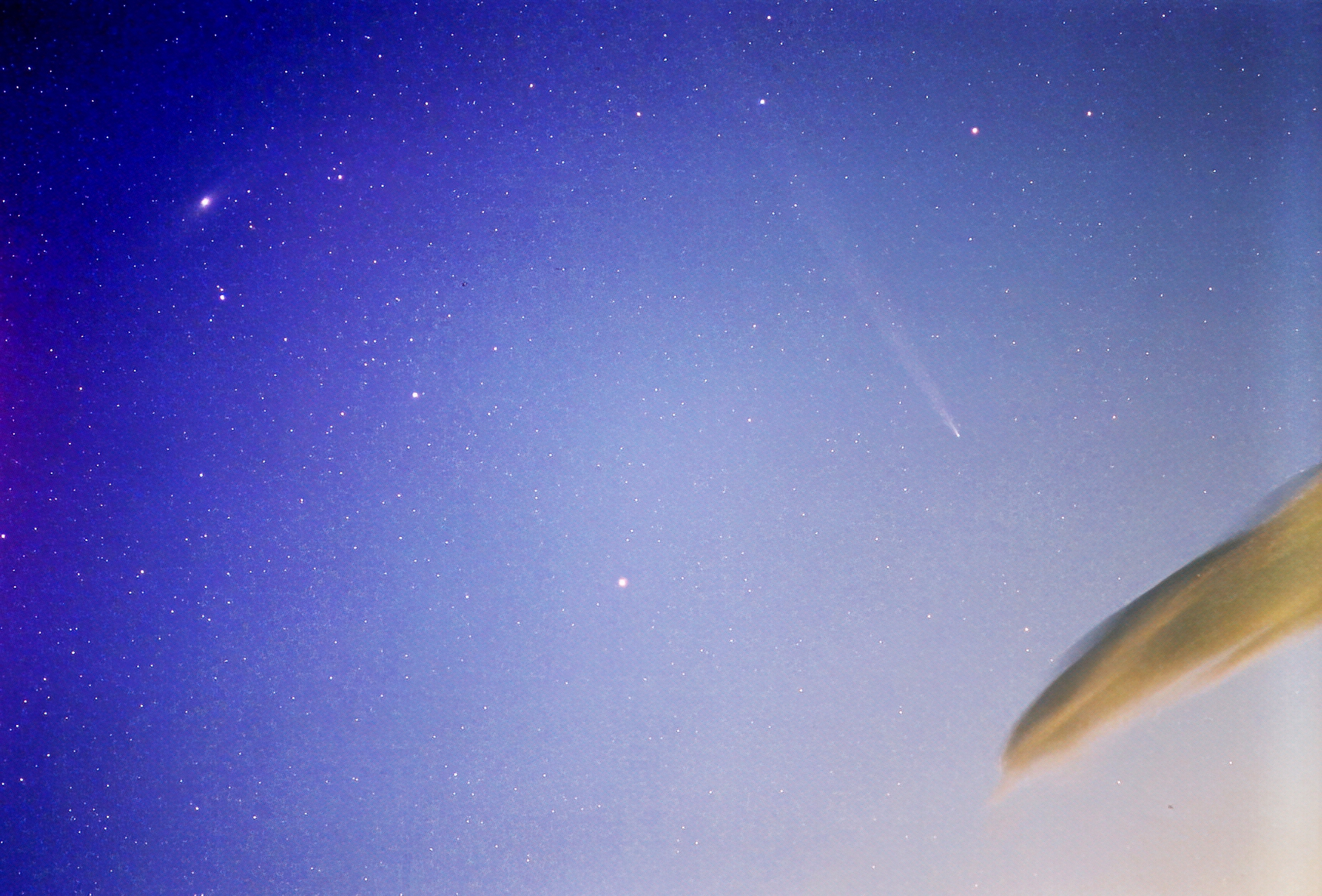 ブラッドフィールド彗星とＭ３１　アンドロメダ星雲